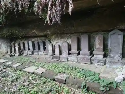 浄光明寺の{uncategorized: "未分類", other: "その他", undefined: "問題あり", building: "その他建物", grave: "お墓", sacred_gate: "鳥居", guardian: "狛犬", statue: "像", buddha: "仏像", history: "歴史", nature: "自然", garden: "庭園", animal: "動物", pagoda: "塔", temizu: "手水舎", mountain_gate: "山門・神門", sanctuary: "本殿・本堂", subordinate: "末社・摂社", art: "芸術", scenery: "景色", jizo: "地蔵", ema: "絵馬", goshuin: "御朱印", omikuji: "おみくじ", items: "授与品その他", amulet: "お守り", goshuincho: "御朱印帳", eats: "食事", festival: "お祭り", votive_dance: "神楽", shichigosan: "七五三参", wedding: "結婚式", experience: "体験その他", initially: "初詣", around: "周辺", anti_infection: "感染症対策"}