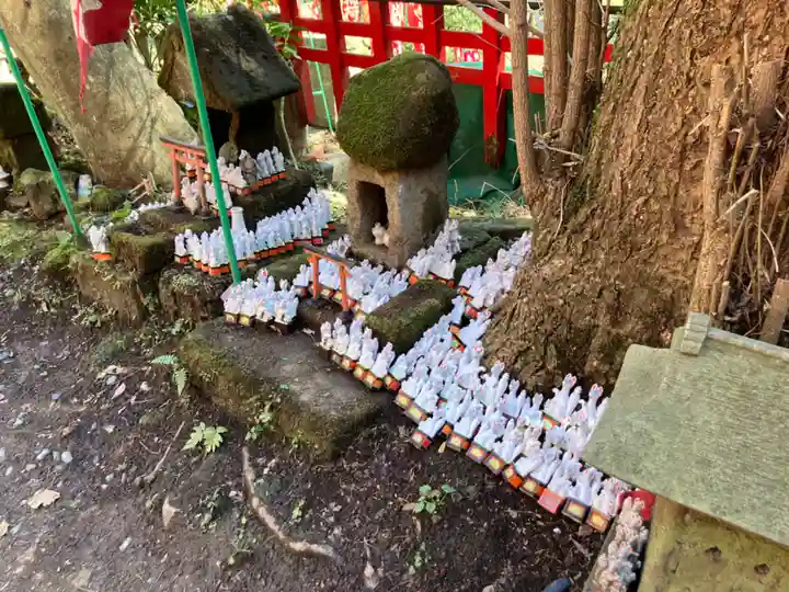 佐助稲荷神社の末社・摂社