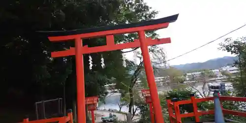 櫟谷宗像神社（松尾大社摂社）の鳥居