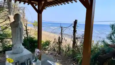 御宮野地蔵尊の{uncategorized: "未分類", other: "その他", undefined: "問題あり", building: "その他建物", grave: "お墓", sacred_gate: "鳥居", guardian: "狛犬", statue: "像", buddha: "仏像", history: "歴史", nature: "自然", garden: "庭園", animal: "動物", pagoda: "塔", temizu: "手水舎", mountain_gate: "山門・神門", sanctuary: "本殿・本堂", subordinate: "末社・摂社", art: "芸術", scenery: "景色", jizo: "地蔵", ema: "絵馬", goshuin: "御朱印", omikuji: "おみくじ", items: "授与品その他", amulet: "お守り", goshuincho: "御朱印帳", eats: "食事", festival: "お祭り", votive_dance: "神楽", shichigosan: "七五三参", wedding: "結婚式", experience: "体験その他", initially: "初詣", around: "周辺", anti_infection: "感染症対策"}