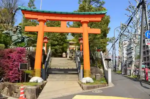 穴八幡宮の鳥居