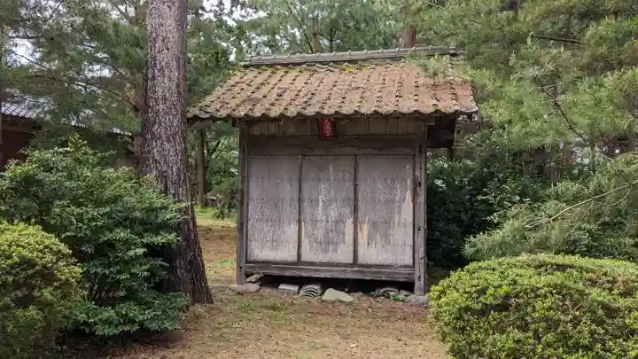 諏訪神社の末社・摂社