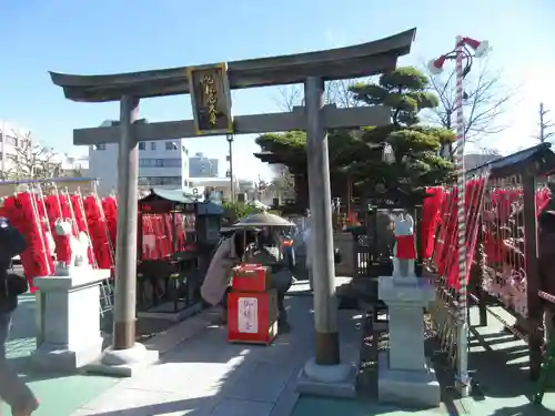 成田山深川不動堂（新勝寺東京別院）の鳥居