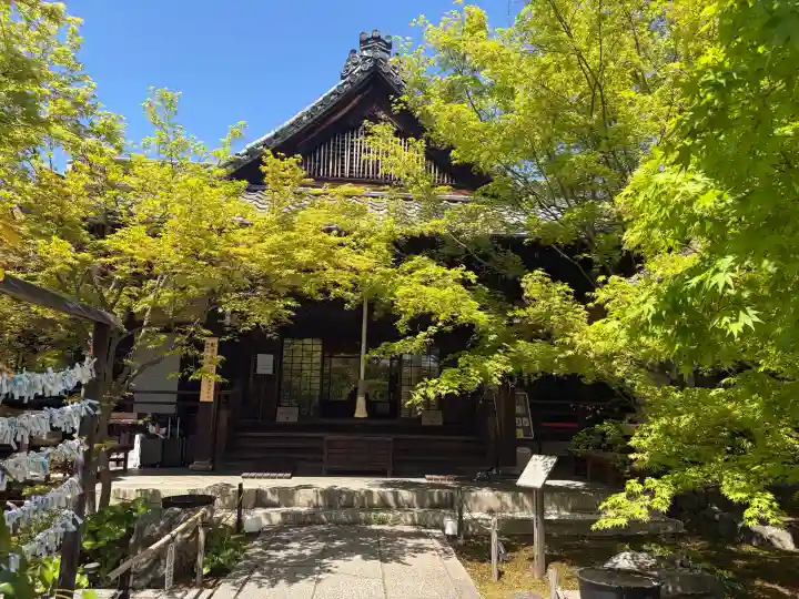 勝林寺の{uncategorized: "未分類", other: "その他", undefined: "問題あり", building: "その他建物", grave: "お墓", sacred_gate: "鳥居", guardian: "狛犬", statue: "像", buddha: "仏像", history: "歴史", nature: "自然", garden: "庭園", animal: "動物", pagoda: "塔", temizu: "手水舎", mountain_gate: "山門・神門", sanctuary: "本殿・本堂", subordinate: "末社・摂社", art: "芸術", scenery: "景色", jizo: "地蔵", ema: "絵馬", goshuin: "御朱印", omikuji: "おみくじ", items: "授与品その他", amulet: "お守り", goshuincho: "御朱印帳", eats: "食事", festival: "お祭り", votive_dance: "神楽", shichigosan: "七五三参", wedding: "結婚式", experience: "体験その他", initially: "初詣", around: "周辺", anti_infection: "感染症対策"}
