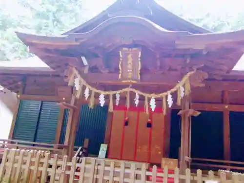 氷川女體神社の本殿