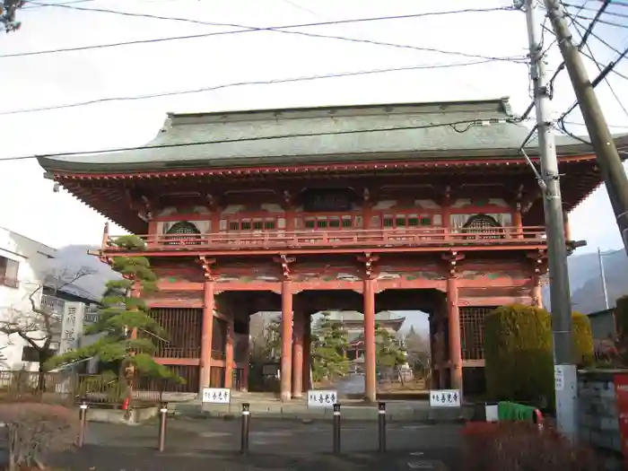 甲斐善光寺の山門