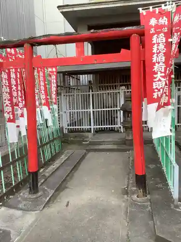 稲穂社の鳥居