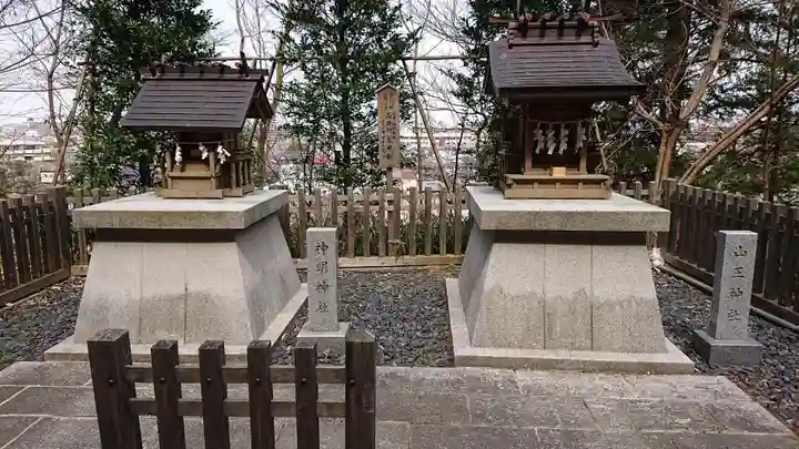 穴澤天神社の末社・摂社