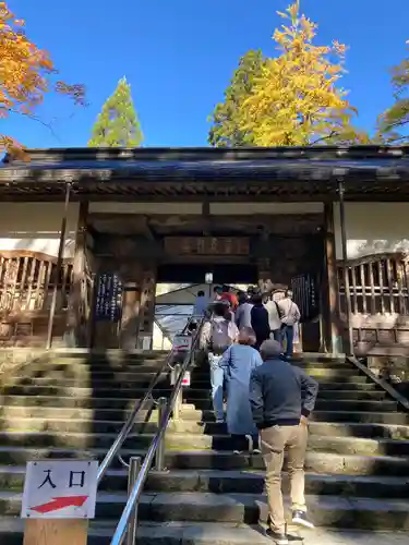 永平寺の山門