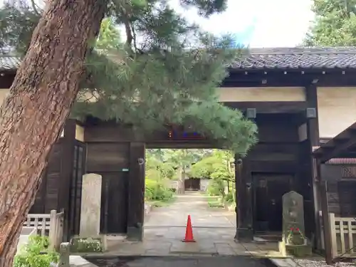 三寳寺の山門