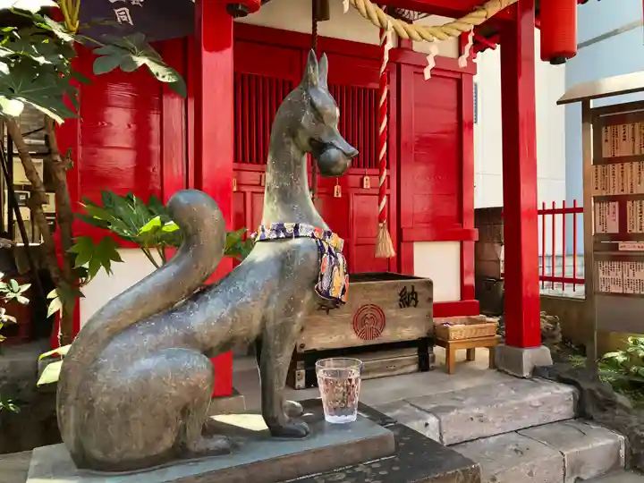 装束稲荷神社(王子稲荷神社境外摂社)の狛犬