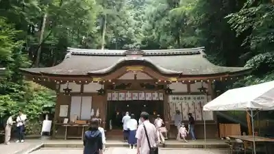 狭井坐大神荒魂神社(狭井神社)の本殿・本堂