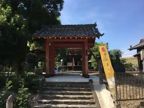 如意寺の山門