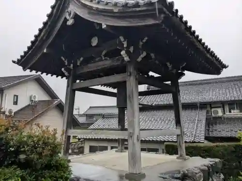 実相寺の{uncategorized: "未分類", other: "その他", undefined: "問題あり", building: "その他建物", grave: "お墓", sacred_gate: "鳥居", guardian: "狛犬", statue: "像", buddha: "仏像", history: "歴史", nature: "自然", garden: "庭園", animal: "動物", pagoda: "塔", temizu: "手水舎", mountain_gate: "山門・神門", sanctuary: "本殿・本堂", subordinate: "末社・摂社", art: "芸術", scenery: "景色", jizo: "地蔵", ema: "絵馬", goshuin: "御朱印", omikuji: "おみくじ", items: "授与品その他", amulet: "お守り", goshuincho: "御朱印帳", eats: "食事", festival: "お祭り", votive_dance: "神楽", shichigosan: "七五三参", wedding: "結婚式", experience: "体験その他", initially: "初詣", around: "周辺", anti_infection: "感染症対策"}