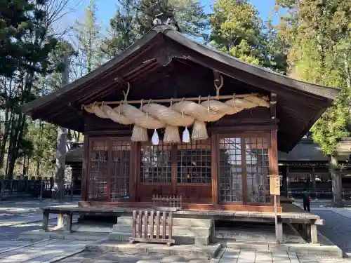 諏訪大社下社春宮の{uncategorized: "未分類", other: "その他", undefined: "問題あり", building: "その他建物", grave: "お墓", sacred_gate: "鳥居", guardian: "狛犬", statue: "像", buddha: "仏像", history: "歴史", nature: "自然", garden: "庭園", animal: "動物", pagoda: "塔", temizu: "手水舎", mountain_gate: "山門・神門", sanctuary: "本殿・本堂", subordinate: "末社・摂社", art: "芸術", scenery: "景色", jizo: "地蔵", ema: "絵馬", goshuin: "御朱印", omikuji: "おみくじ", items: "授与品その他", amulet: "お守り", goshuincho: "御朱印帳", eats: "食事", festival: "お祭り", votive_dance: "神楽", shichigosan: "七五三参", wedding: "結婚式", experience: "体験その他", initially: "初詣", around: "周辺", anti_infection: "感染症対策"}