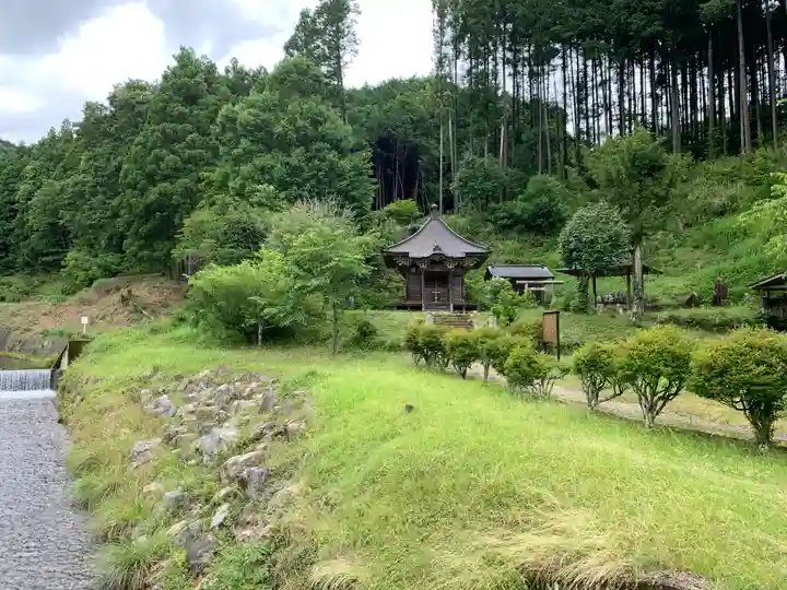 八百比丘尼堂のその他建物