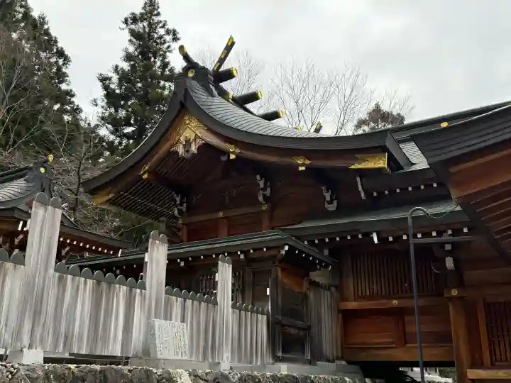 丹生川上神社(上社)の{uncategorized: "未分類", other: "その他", undefined: "問題あり", building: "その他建物", grave: "お墓", sacred_gate: "鳥居", guardian: "狛犬", statue: "像", buddha: "仏像", history: "歴史", nature: "自然", garden: "庭園", animal: "動物", pagoda: "塔", temizu: "手水舎", mountain_gate: "山門・神門", sanctuary: "本殿・本堂", subordinate: "末社・摂社", art: "芸術", scenery: "景色", jizo: "地蔵", ema: "絵馬", goshuin: "御朱印", omikuji: "おみくじ", items: "授与品その他", amulet: "お守り", goshuincho: "御朱印帳", eats: "食事", festival: "お祭り", votive_dance: "神楽", shichigosan: "七五三参", wedding: "結婚式", experience: "体験その他", initially: "初詣", around: "周辺", anti_infection: "感染症対策"}