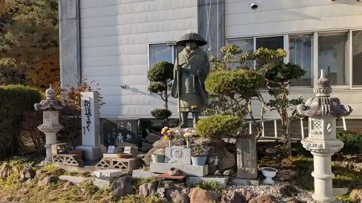 本證寺の像