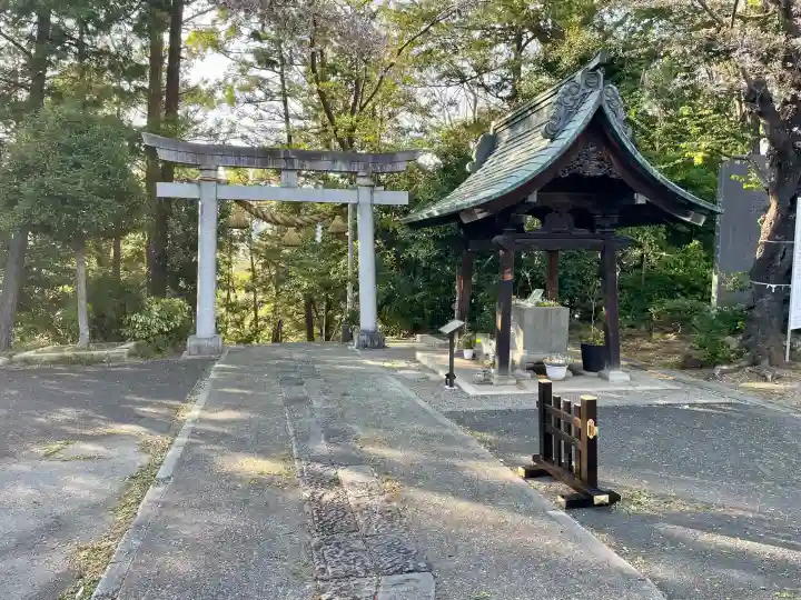 狭山八幡神社の{uncategorized: "未分類", other: "その他", undefined: "問題あり", building: "その他建物", grave: "お墓", sacred_gate: "鳥居", guardian: "狛犬", statue: "像", buddha: "仏像", history: "歴史", nature: "自然", garden: "庭園", animal: "動物", pagoda: "塔", temizu: "手水舎", mountain_gate: "山門・神門", sanctuary: "本殿・本堂", subordinate: "末社・摂社", art: "芸術", scenery: "景色", jizo: "地蔵", ema: "絵馬", goshuin: "御朱印", omikuji: "おみくじ", items: "授与品その他", amulet: "お守り", goshuincho: "御朱印帳", eats: "食事", festival: "お祭り", votive_dance: "神楽", shichigosan: "七五三参", wedding: "結婚式", experience: "体験その他", initially: "初詣", around: "周辺", anti_infection: "感染症対策"}