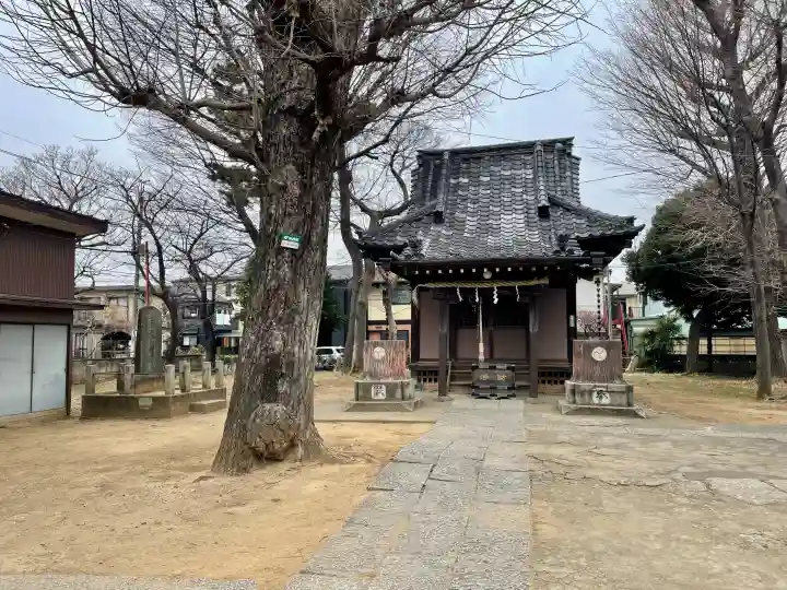 上小岩天祖神社の{uncategorized: "未分類", other: "その他", undefined: "問題あり", building: "その他建物", grave: "お墓", sacred_gate: "鳥居", guardian: "狛犬", statue: "像", buddha: "仏像", history: "歴史", nature: "自然", garden: "庭園", animal: "動物", pagoda: "塔", temizu: "手水舎", mountain_gate: "山門・神門", sanctuary: "本殿・本堂", subordinate: "末社・摂社", art: "芸術", scenery: "景色", jizo: "地蔵", ema: "絵馬", goshuin: "御朱印", omikuji: "おみくじ", items: "授与品その他", amulet: "お守り", goshuincho: "御朱印帳", eats: "食事", festival: "お祭り", votive_dance: "神楽", shichigosan: "七五三参", wedding: "結婚式", experience: "体験その他", initially: "初詣", around: "周辺", anti_infection: "感染症対策"}