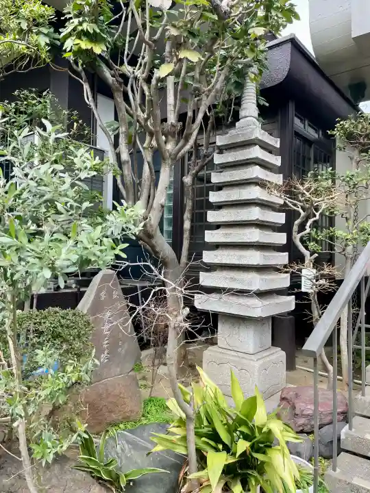 寳蓮寺の{uncategorized: "未分類", other: "その他", undefined: "問題あり", building: "その他建物", grave: "お墓", sacred_gate: "鳥居", guardian: "狛犬", statue: "像", buddha: "仏像", history: "歴史", nature: "自然", garden: "庭園", animal: "動物", pagoda: "塔", temizu: "手水舎", mountain_gate: "山門・神門", sanctuary: "本殿・本堂", subordinate: "末社・摂社", art: "芸術", scenery: "景色", jizo: "地蔵", ema: "絵馬", goshuin: "御朱印", omikuji: "おみくじ", items: "授与品その他", amulet: "お守り", goshuincho: "御朱印帳", eats: "食事", festival: "お祭り", votive_dance: "神楽", shichigosan: "七五三参", wedding: "結婚式", experience: "体験その他", initially: "初詣", around: "周辺", anti_infection: "感染症対策"}