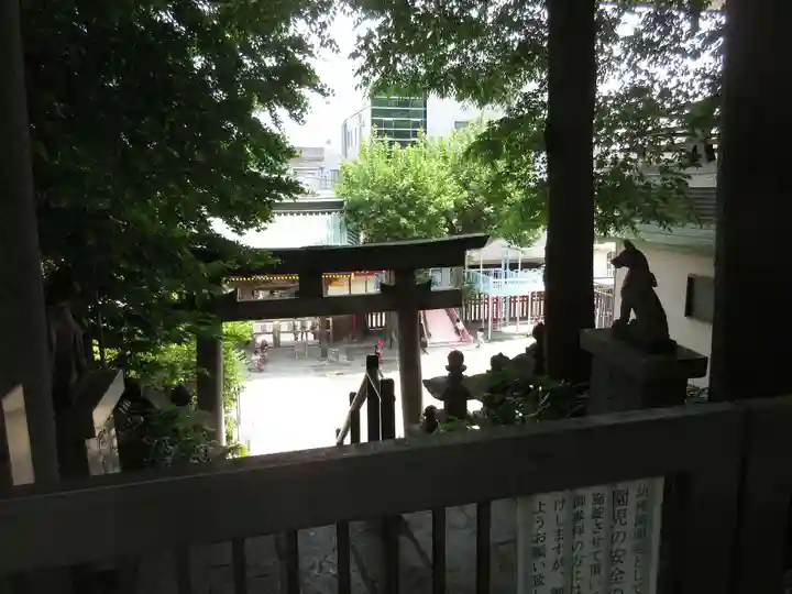 王子稲荷神社の鳥居