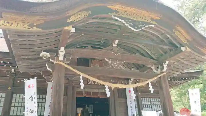 武田神社の本殿・本堂