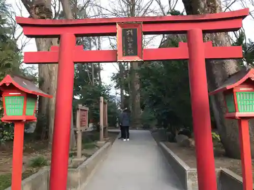 柞祖霊社の鳥居