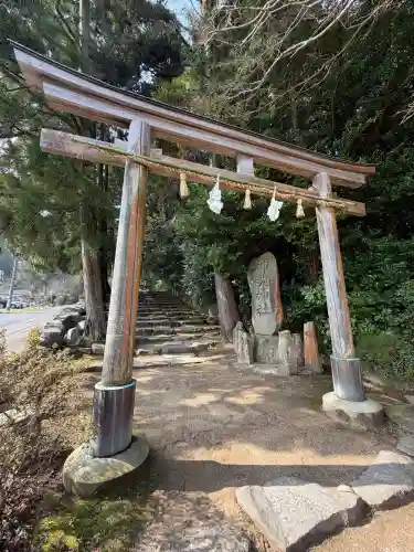 神魂神社の{uncategorized: "未分類", other: "その他", undefined: "問題あり", building: "その他建物", grave: "お墓", sacred_gate: "鳥居", guardian: "狛犬", statue: "像", buddha: "仏像", history: "歴史", nature: "自然", garden: "庭園", animal: "動物", pagoda: "塔", temizu: "手水舎", mountain_gate: "山門・神門", sanctuary: "本殿・本堂", subordinate: "末社・摂社", art: "芸術", scenery: "景色", jizo: "地蔵", ema: "絵馬", goshuin: "御朱印", omikuji: "おみくじ", items: "授与品その他", amulet: "お守り", goshuincho: "御朱印帳", eats: "食事", festival: "お祭り", votive_dance: "神楽", shichigosan: "七五三参", wedding: "結婚式", experience: "体験その他", initially: "初詣", around: "周辺", anti_infection: "感染症対策"}