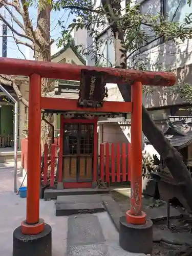 銀杏岡八幡神社の末社・摂社