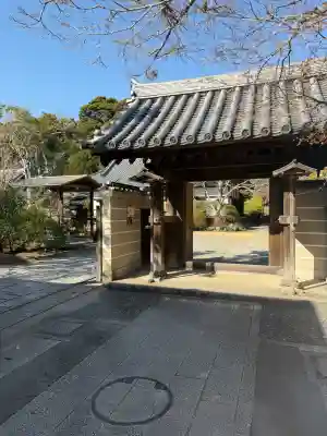 浄光明寺の{uncategorized: "未分類", other: "その他", undefined: "問題あり", building: "その他建物", grave: "お墓", sacred_gate: "鳥居", guardian: "狛犬", statue: "像", buddha: "仏像", history: "歴史", nature: "自然", garden: "庭園", animal: "動物", pagoda: "塔", temizu: "手水舎", mountain_gate: "山門・神門", sanctuary: "本殿・本堂", subordinate: "末社・摂社", art: "芸術", scenery: "景色", jizo: "地蔵", ema: "絵馬", goshuin: "御朱印", omikuji: "おみくじ", items: "授与品その他", amulet: "お守り", goshuincho: "御朱印帳", eats: "食事", festival: "お祭り", votive_dance: "神楽", shichigosan: "七五三参", wedding: "結婚式", experience: "体験その他", initially: "初詣", around: "周辺", anti_infection: "感染症対策"}