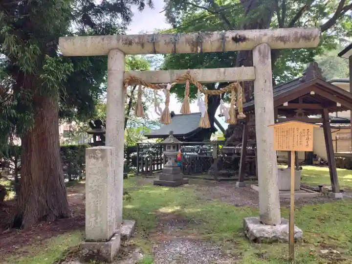 諏訪大社上社前宮(長野県)