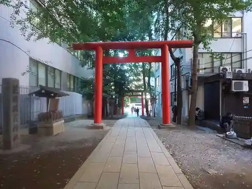 花園神社の鳥居
