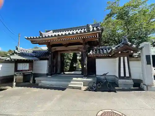法蓮寺の山門・神門
