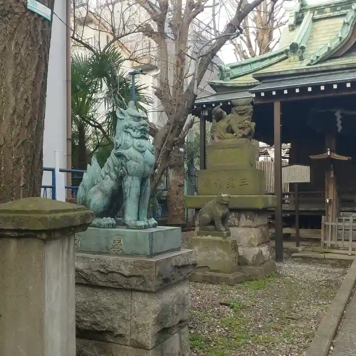 寄木神社の狛犬