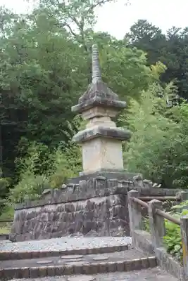 廃少菩提寺石多宝塔・石仏(滋賀県)