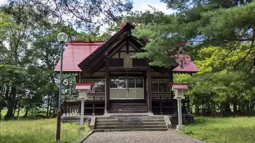 雨龍神社の本殿