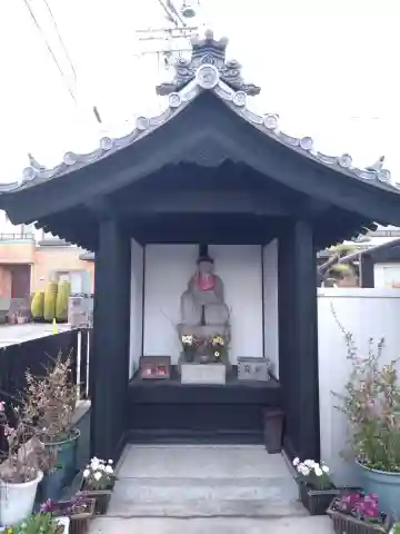 祠(地蔵)の地蔵
