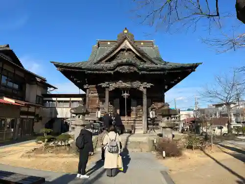 秩父札所十三番 慈眼寺の{uncategorized: "未分類", other: "その他", undefined: "問題あり", building: "その他建物", grave: "お墓", sacred_gate: "鳥居", guardian: "狛犬", statue: "像", buddha: "仏像", history: "歴史", nature: "自然", garden: "庭園", animal: "動物", pagoda: "塔", temizu: "手水舎", mountain_gate: "山門・神門", sanctuary: "本殿・本堂", subordinate: "末社・摂社", art: "芸術", scenery: "景色", jizo: "地蔵", ema: "絵馬", goshuin: "御朱印", omikuji: "おみくじ", items: "授与品その他", amulet: "お守り", goshuincho: "御朱印帳", eats: "食事", festival: "お祭り", votive_dance: "神楽", shichigosan: "七五三参", wedding: "結婚式", experience: "体験その他", initially: "初詣", around: "周辺", anti_infection: "感染症対策"}