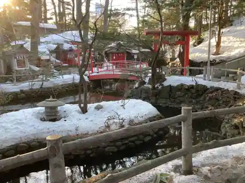 白石神社の庭園