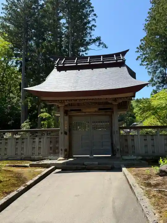 林泉寺の{uncategorized: "未分類", other: "その他", undefined: "問題あり", building: "その他建物", grave: "お墓", sacred_gate: "鳥居", guardian: "狛犬", statue: "像", buddha: "仏像", history: "歴史", nature: "自然", garden: "庭園", animal: "動物", pagoda: "塔", temizu: "手水舎", mountain_gate: "山門・神門", sanctuary: "本殿・本堂", subordinate: "末社・摂社", art: "芸術", scenery: "景色", jizo: "地蔵", ema: "絵馬", goshuin: "御朱印", omikuji: "おみくじ", items: "授与品その他", amulet: "お守り", goshuincho: "御朱印帳", eats: "食事", festival: "お祭り", votive_dance: "神楽", shichigosan: "七五三参", wedding: "結婚式", experience: "体験その他", initially: "初詣", around: "周辺", anti_infection: "感染症対策"}