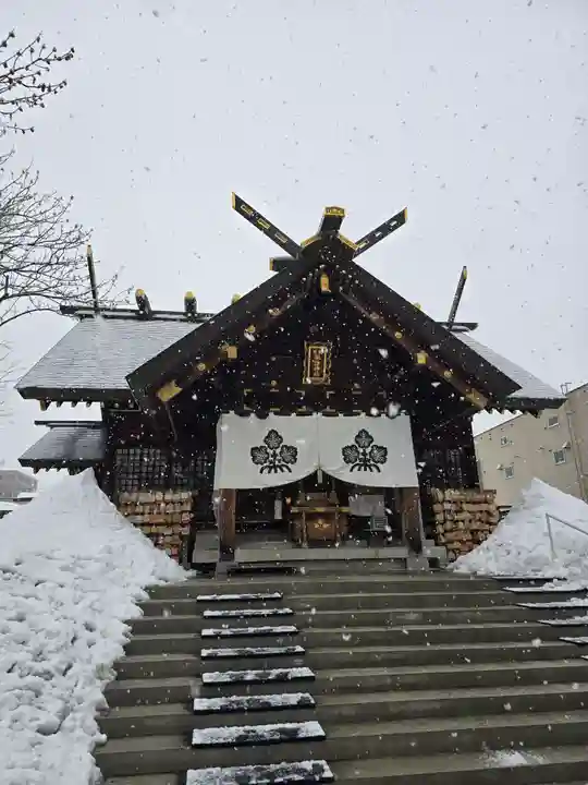 札幌諏訪神社の本殿・本堂