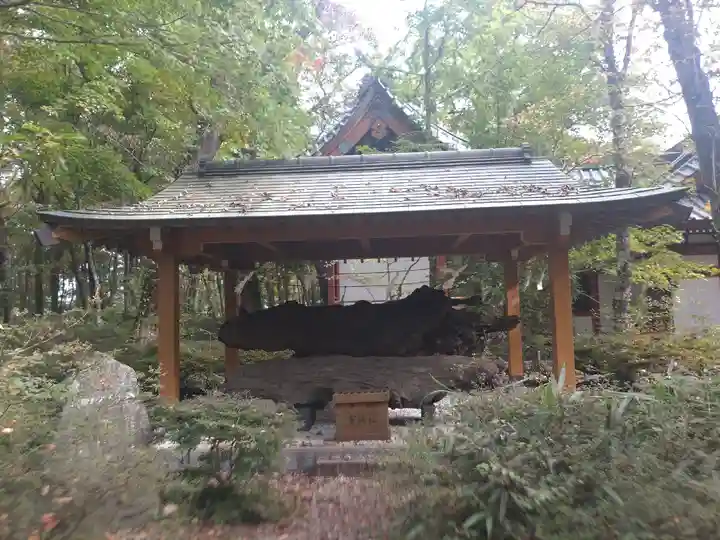 山中諏訪神社(山梨県)