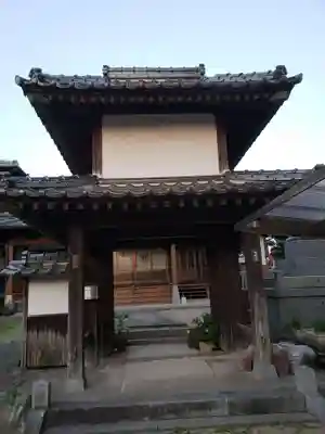 遍照寺の山門・神門