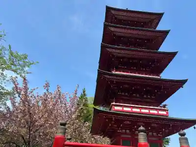 倶利迦羅不動寺山頂本堂の{uncategorized: "未分類", other: "その他", undefined: "問題あり", building: "その他建物", grave: "お墓", sacred_gate: "鳥居", guardian: "狛犬", statue: "像", buddha: "仏像", history: "歴史", nature: "自然", garden: "庭園", animal: "動物", pagoda: "塔", temizu: "手水舎", mountain_gate: "山門・神門", sanctuary: "本殿・本堂", subordinate: "末社・摂社", art: "芸術", scenery: "景色", jizo: "地蔵", ema: "絵馬", goshuin: "御朱印", omikuji: "おみくじ", items: "授与品その他", amulet: "お守り", goshuincho: "御朱印帳", eats: "食事", festival: "お祭り", votive_dance: "神楽", shichigosan: "七五三参", wedding: "結婚式", experience: "体験その他", initially: "初詣", around: "周辺", anti_infection: "感染症対策"}