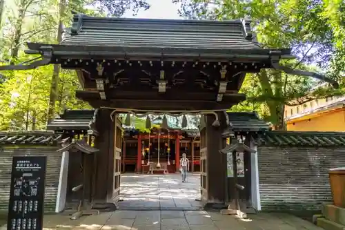 赤坂氷川神社の山門