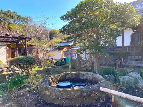 極楽寺（霊鷲山感應院極楽律寺）の庭園