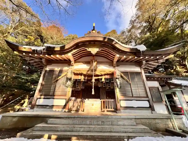 サムハラ神社 奥の宮の{uncategorized: "未分類", other: "その他", undefined: "問題あり", building: "その他建物", grave: "お墓", sacred_gate: "鳥居", guardian: "狛犬", statue: "像", buddha: "仏像", history: "歴史", nature: "自然", garden: "庭園", animal: "動物", pagoda: "塔", temizu: "手水舎", mountain_gate: "山門・神門", sanctuary: "本殿・本堂", subordinate: "末社・摂社", art: "芸術", scenery: "景色", jizo: "地蔵", ema: "絵馬", goshuin: "御朱印", omikuji: "おみくじ", items: "授与品その他", amulet: "お守り", goshuincho: "御朱印帳", eats: "食事", festival: "お祭り", votive_dance: "神楽", shichigosan: "七五三参", wedding: "結婚式", experience: "体験その他", initially: "初詣", around: "周辺", anti_infection: "感染症対策"}