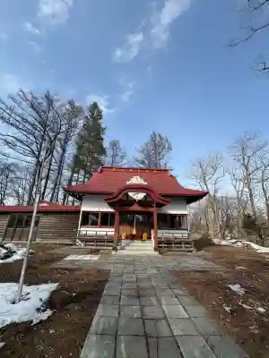 幕別神社の{uncategorized: "未分類", other: "その他", undefined: "問題あり", building: "その他建物", grave: "お墓", sacred_gate: "鳥居", guardian: "狛犬", statue: "像", buddha: "仏像", history: "歴史", nature: "自然", garden: "庭園", animal: "動物", pagoda: "塔", temizu: "手水舎", mountain_gate: "山門・神門", sanctuary: "本殿・本堂", subordinate: "末社・摂社", art: "芸術", scenery: "景色", jizo: "地蔵", ema: "絵馬", goshuin: "御朱印", omikuji: "おみくじ", items: "授与品その他", amulet: "お守り", goshuincho: "御朱印帳", eats: "食事", festival: "お祭り", votive_dance: "神楽", shichigosan: "七五三参", wedding: "結婚式", experience: "体験その他", initially: "初詣", around: "周辺", anti_infection: "感染症対策"}