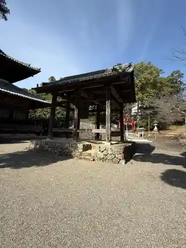 粉河寺の{uncategorized: "未分類", other: "その他", undefined: "問題あり", building: "その他建物", grave: "お墓", sacred_gate: "鳥居", guardian: "狛犬", statue: "像", buddha: "仏像", history: "歴史", nature: "自然", garden: "庭園", animal: "動物", pagoda: "塔", temizu: "手水舎", mountain_gate: "山門・神門", sanctuary: "本殿・本堂", subordinate: "末社・摂社", art: "芸術", scenery: "景色", jizo: "地蔵", ema: "絵馬", goshuin: "御朱印", omikuji: "おみくじ", items: "授与品その他", amulet: "お守り", goshuincho: "御朱印帳", eats: "食事", festival: "お祭り", votive_dance: "神楽", shichigosan: "七五三参", wedding: "結婚式", experience: "体験その他", initially: "初詣", around: "周辺", anti_infection: "感染症対策"}